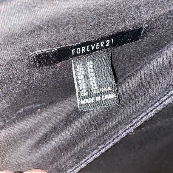 FOREVER21 black skinny jeans distressed - Picture 4 of 4